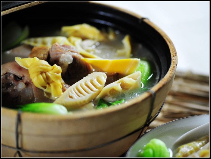 有一种汤白汁浓叫腌笃鲜(图2)