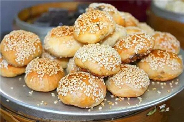 苏州传统小吃蟹壳黄：香酥可口的美味之旅(图2)