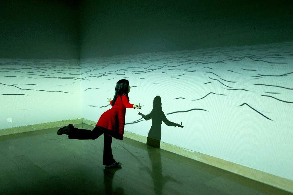 科技艺术融合展亮相中国美术馆，青年艺术家展现创新表达(图1)