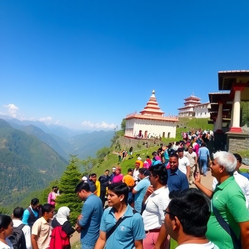 文化和旅游部：2025年上半年国内居民出游人次32.85亿，出游花费3.15万亿元(图1)
