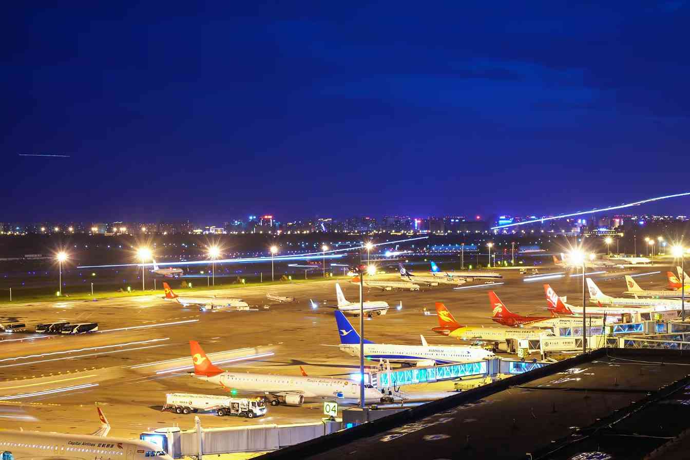 内蒙古航空运输创佳绩，干支协同与航线网络优化助力文旅发展(图1)