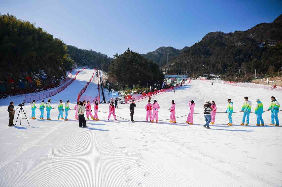 冰雪季活动启动，体育文旅融合激发冬季旅游新活力(图2)